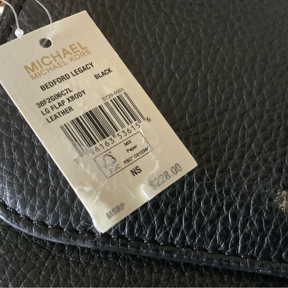 Michael Kors Bedford Legacy- NWT.. Large Flap Crossbody - Picture 4 of 4